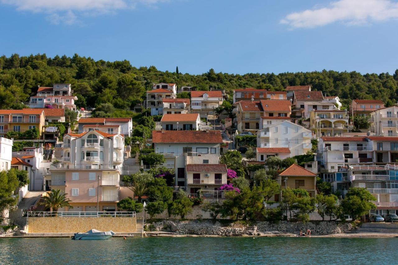 Apartments Pitesa Trogir Exterior foto